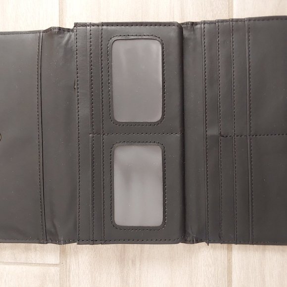 Cork Overlay on Black Fabric Trifold Organizer Wallet. - Picture 4 of 6